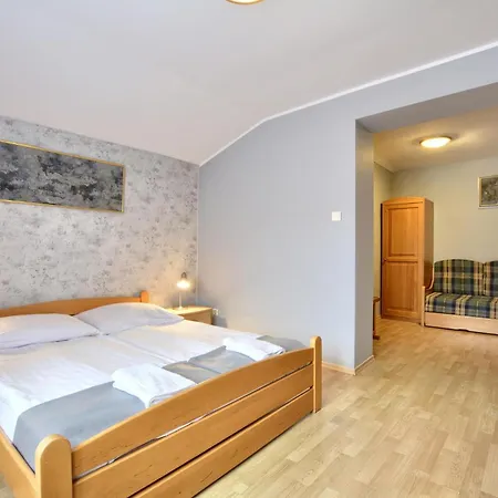 Karnat 1,2 Apartment *
