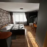 Karnat Wycieczka Do Pragi Gratis Przy 6 Noclegach Z Wyzywieniem !!! Sniadania Oraz Obiadokolacje * カルパッチ