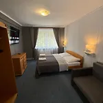 Karnat Wycieczka Do Pragi Gratis Przy 6 Noclegach Z Wyzywieniem !!! Sniadania Oraz Obiadokolacje
