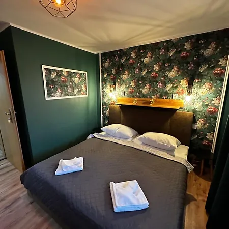Apartment Karnat Wycieczka Do Pragi Gratis Przy 6 Noclegach Z Wyzywieniem !!! Sniadania Oraz Obiadokolacje *