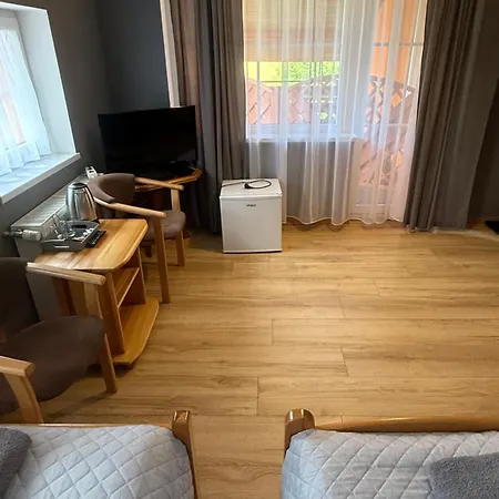 Karnat Wycieczka Do Pragi Gratis Przy 6 Noclegach Z Wyzywieniem !!! Sniadania Oraz Obiadokolacje Lägenhet *