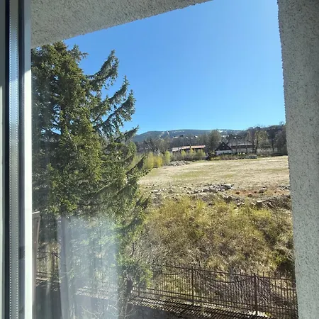 Apartment Karnat Wycieczka Do Pragi Gratis Przy 6 Noclegach Z Wyzywieniem !!! Sniadania Oraz Obiadokolacje