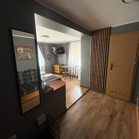Apartment Karnat Wycieczka Do Pragi Gratis Przy 6 Noclegach Z Wyzywieniem !!! Sniadania Oraz Obiadokolacje *