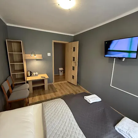 Karnat Wycieczka Do Pragi Gratis Przy 6 Noclegach Z Wyzywieniem !!! Sniadania Oraz Obiadokolacje Apartment Karpacz