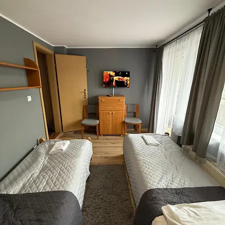 Apartment Karnat Wycieczka Do Pragi Gratis Przy 6 Noclegach Z Wyzywieniem !!! Sniadania Oraz Obiadokolacje Karpacz