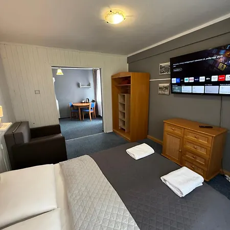Apartmán Karnat Wycieczka Do Pragi Gratis Przy 6 Noclegach Z Wyzywieniem !!! Sniadania Oraz Obiadokolacje