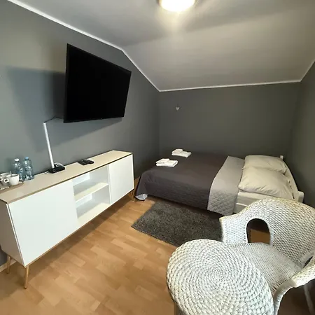Apartment Karnat Wycieczka Do Pragi Gratis Przy 6 Noclegach Z Wyzywieniem !!! Sniadania Oraz Obiadokolacje Karpacz
